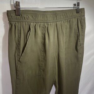 Van Heusen Women’s Olive Jogger Pants – Size 4